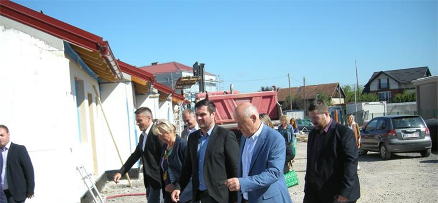 Bačić: Novo naselje visokoenergetskih kuća u Glini svjedoči o velikom opsegu obnove na području Banovine